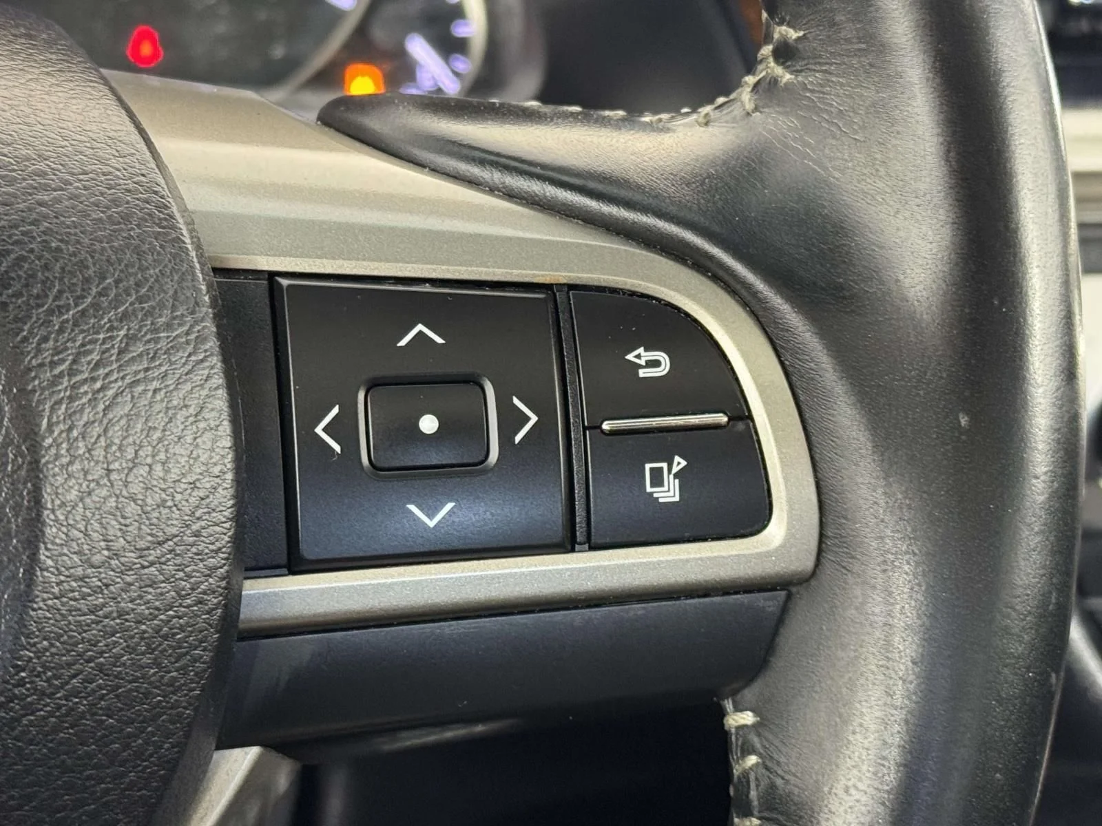 Used 2016 White Lexus 350 image 29