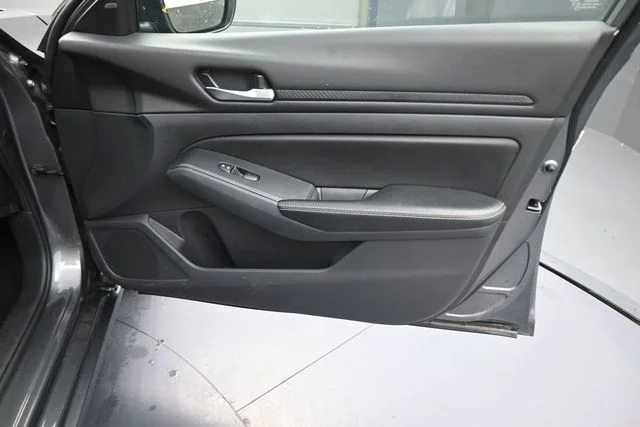Used 2024 Gray Nissan 2.5 SV image 13