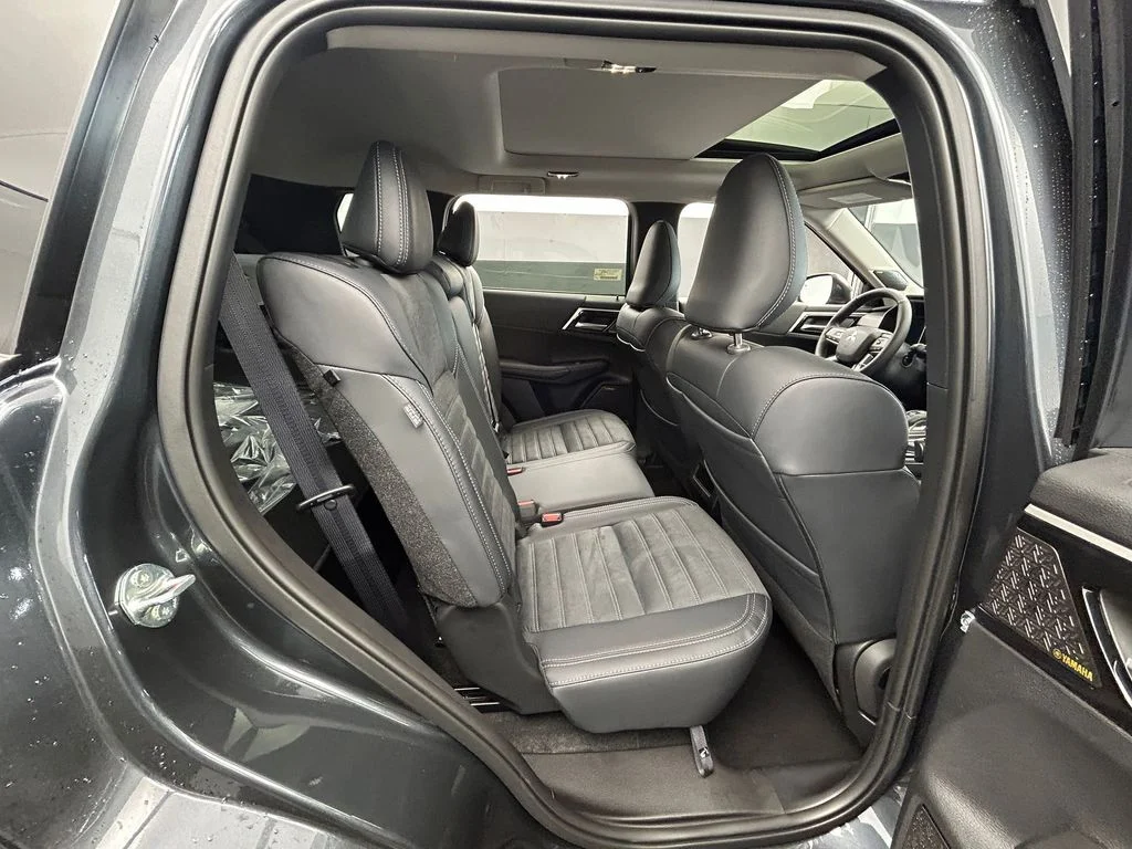 New 2026 Graphite Gray Mitsubishi SE 1.5T 2WD image 39