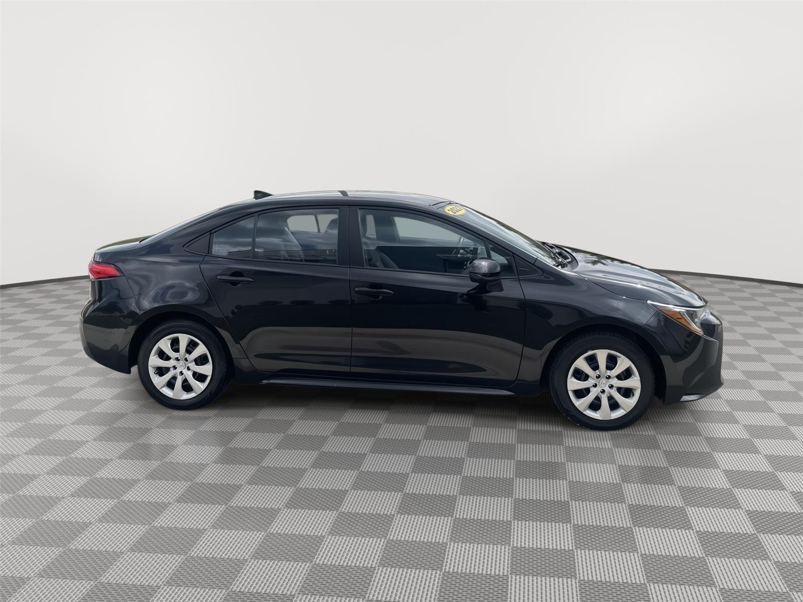 Used 2022 Toyota Corolla LE with VIN 5YFEPMAE0NP369215 for sale in Kansas City