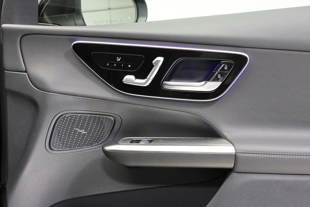 Used 2026 Black Mercedes-Benz GLC 300 image 41