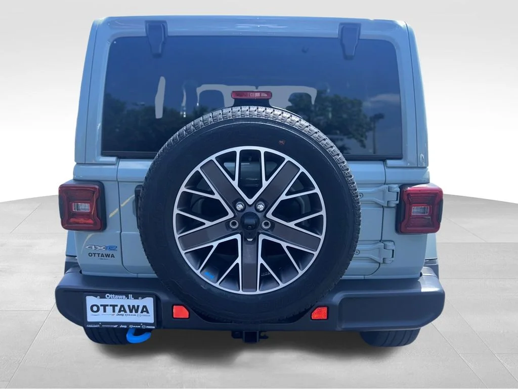 Used 2023 Gray Jeep Sahara 4xe image 5
