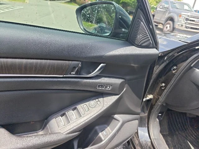 Used 2019 Black Honda EX-L image 10