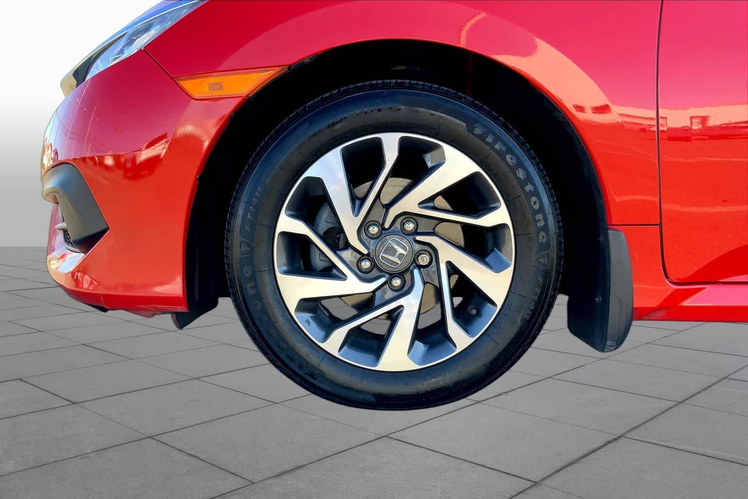Used 2018 Rallye Red Honda EX image 10
