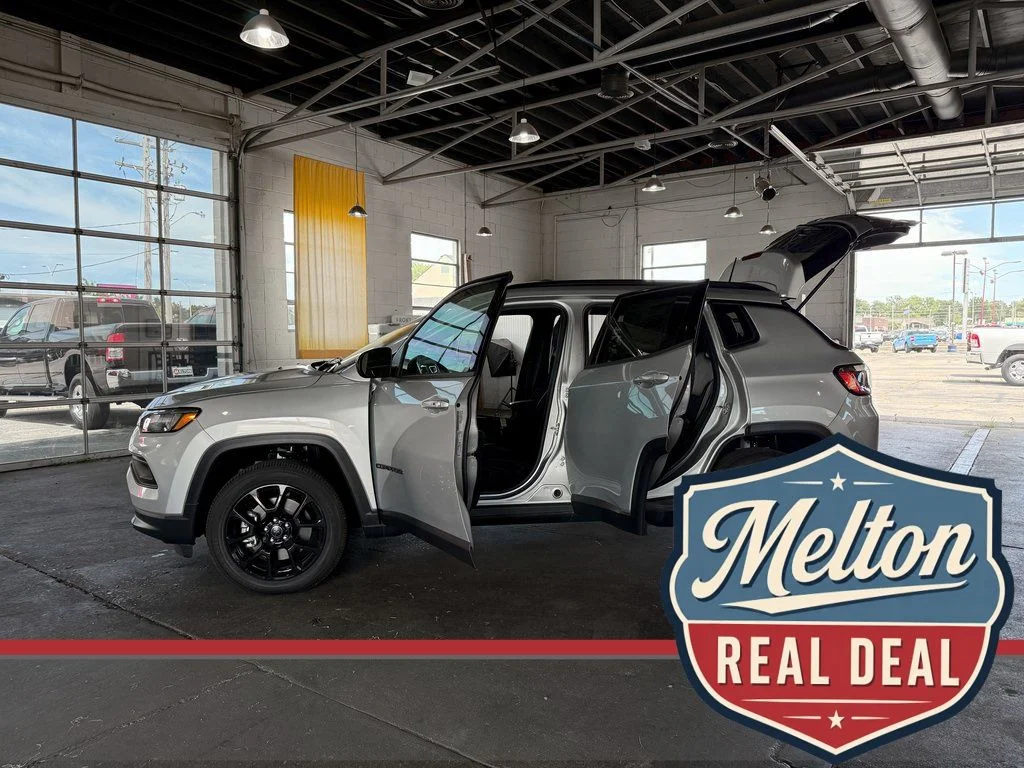 New 2025 Silver Jeep Latitude image 20