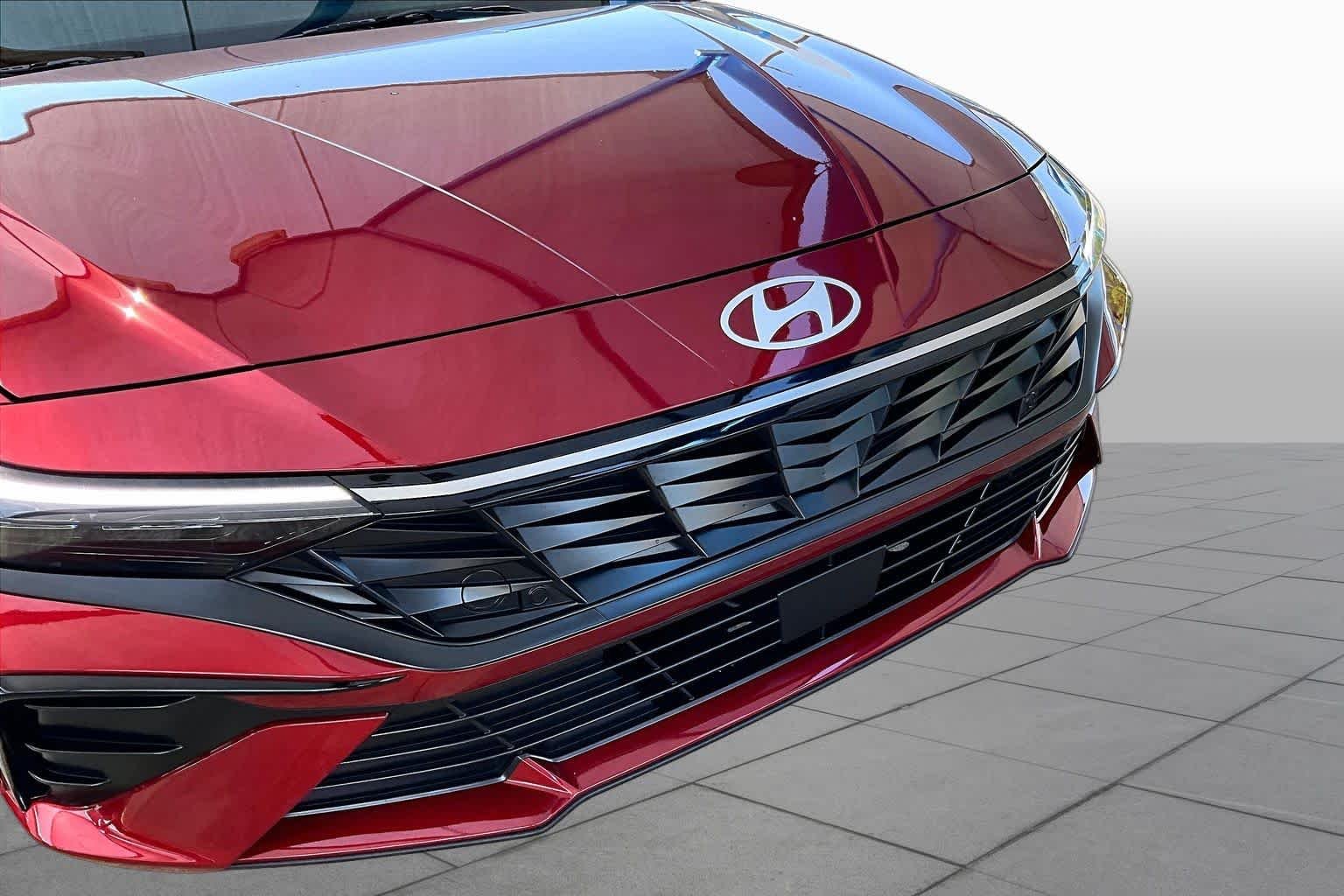 Used 2024 Ultimate Red Hyundai SEL image 29