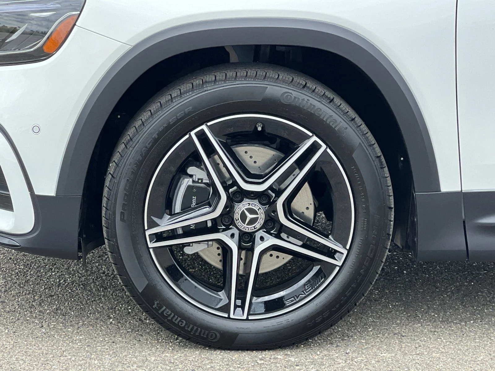 New 2026 White Mercedes-Benz GLB 250 image 11