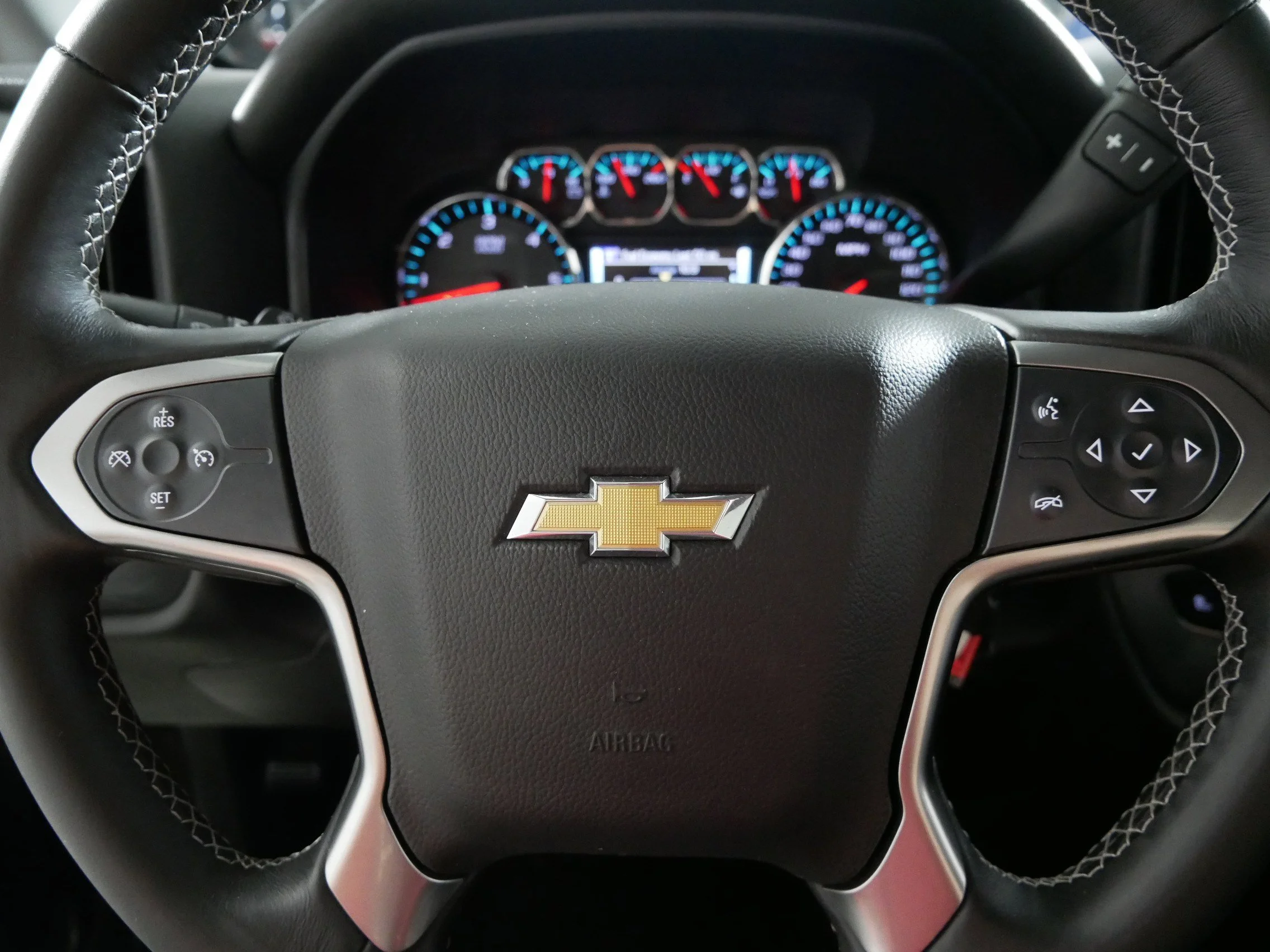 Used 2015 Brownstone Metallic Chevrolet LT image 25