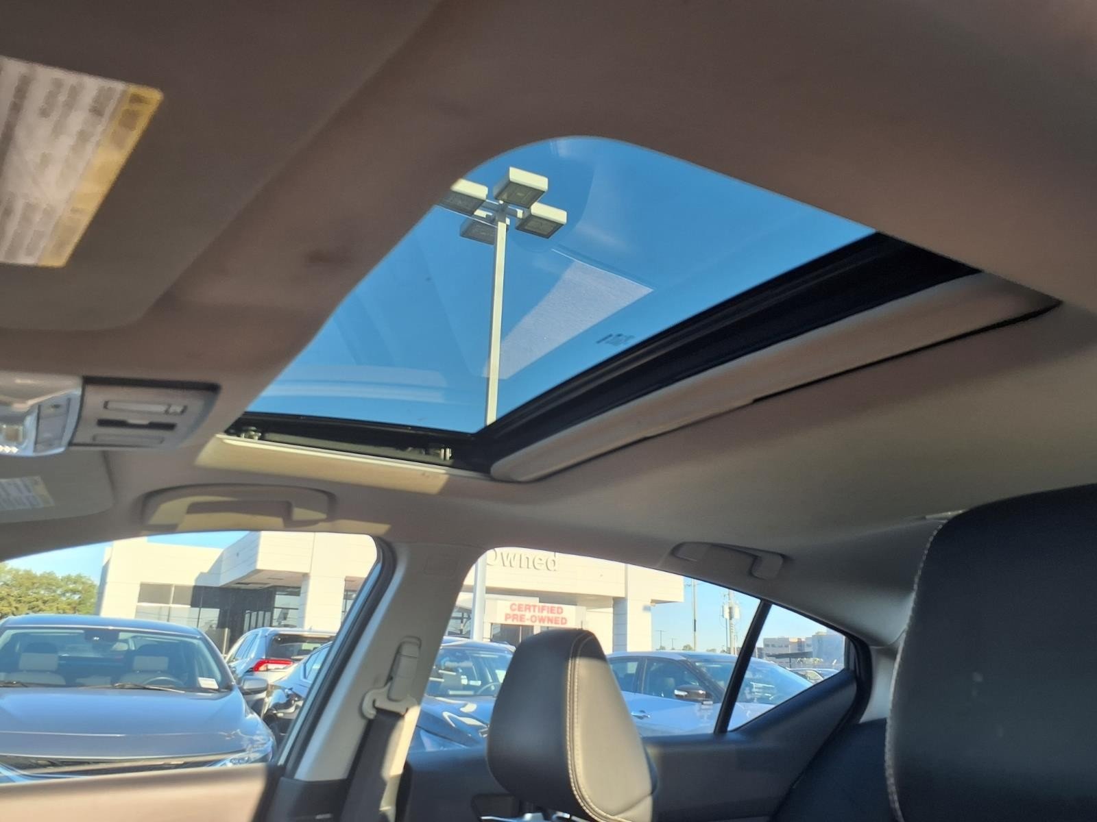 2022 Nissan Altima photo 15 of 26