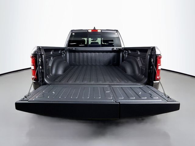New 2026 Granite Crystal Metallic Clearcoat RAM Big Horn/Lone Star image 25