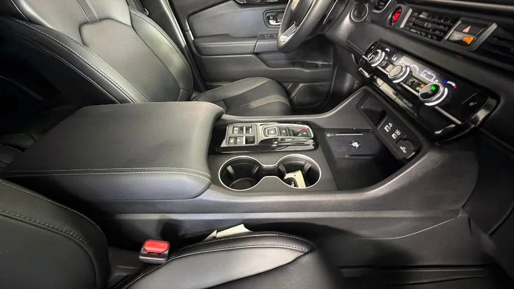 Used 2025 Black Honda EX-L image 34