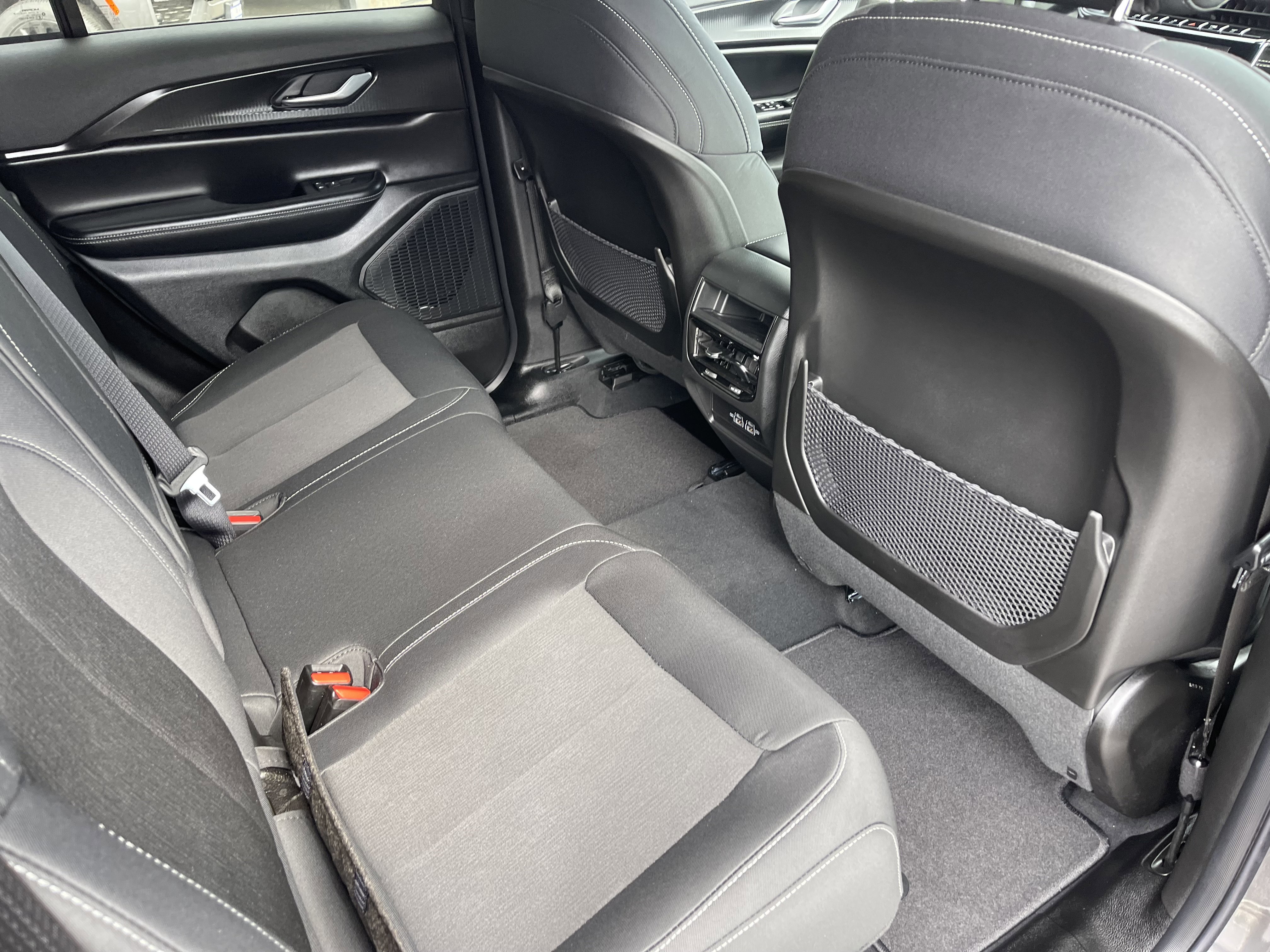 New 2026 Baltic Gray Metallic Clear-Coat Exterior Paint Jeep Laredo image 16