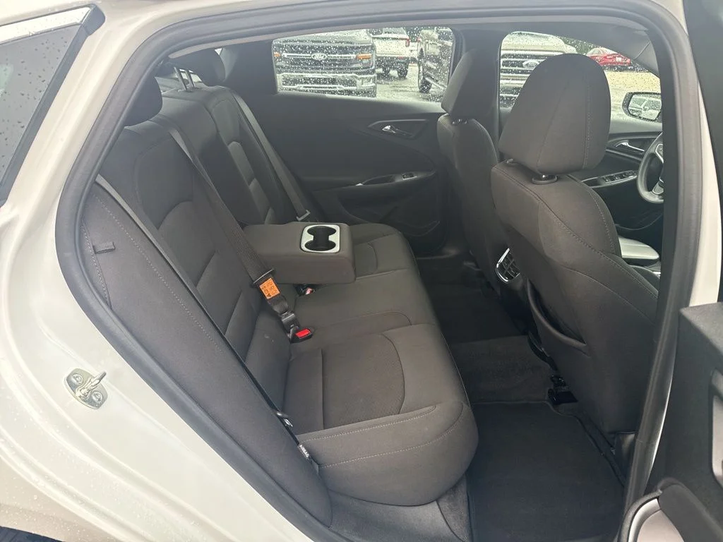 Used 2025 White Chevrolet LT image 12