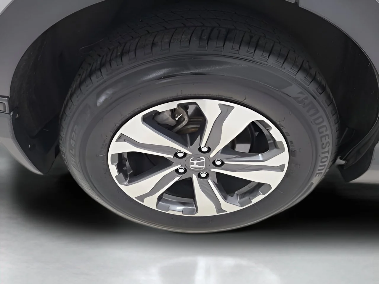 Certified Used 2020 Lunar Silver Metallic Honda LX image 9