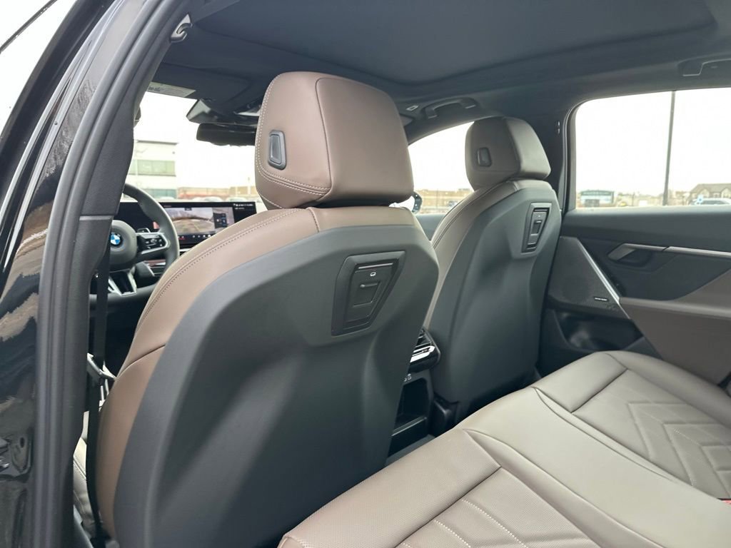 New 2026 Black Sapphire Metallic BMW 530i xDrive image 22