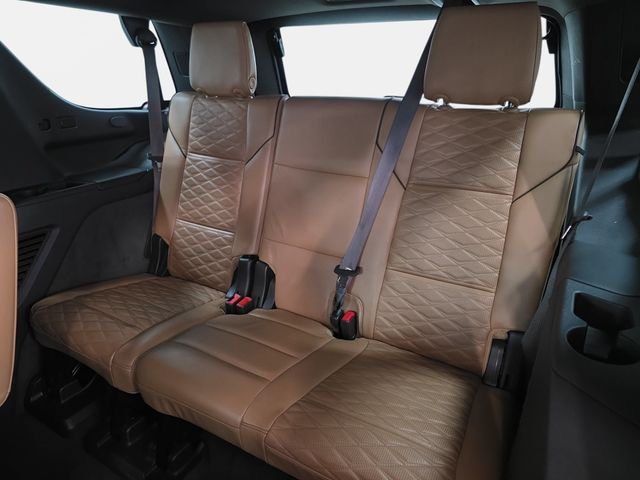Used 2021 White Cadillac Sport image 37