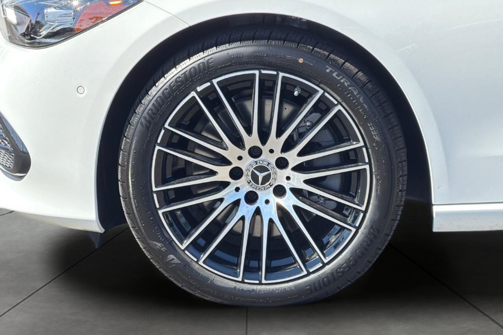 New 2026 Polar White Mercedes-Benz C 300 image 3