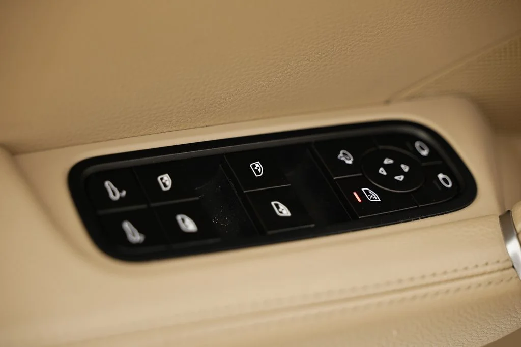 Used 2023 Red Porsche  image 17