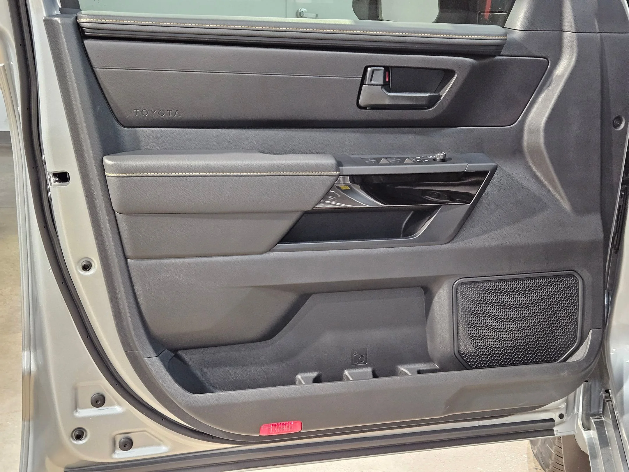 2026 Toyota Tundra SR5 - Photo 11