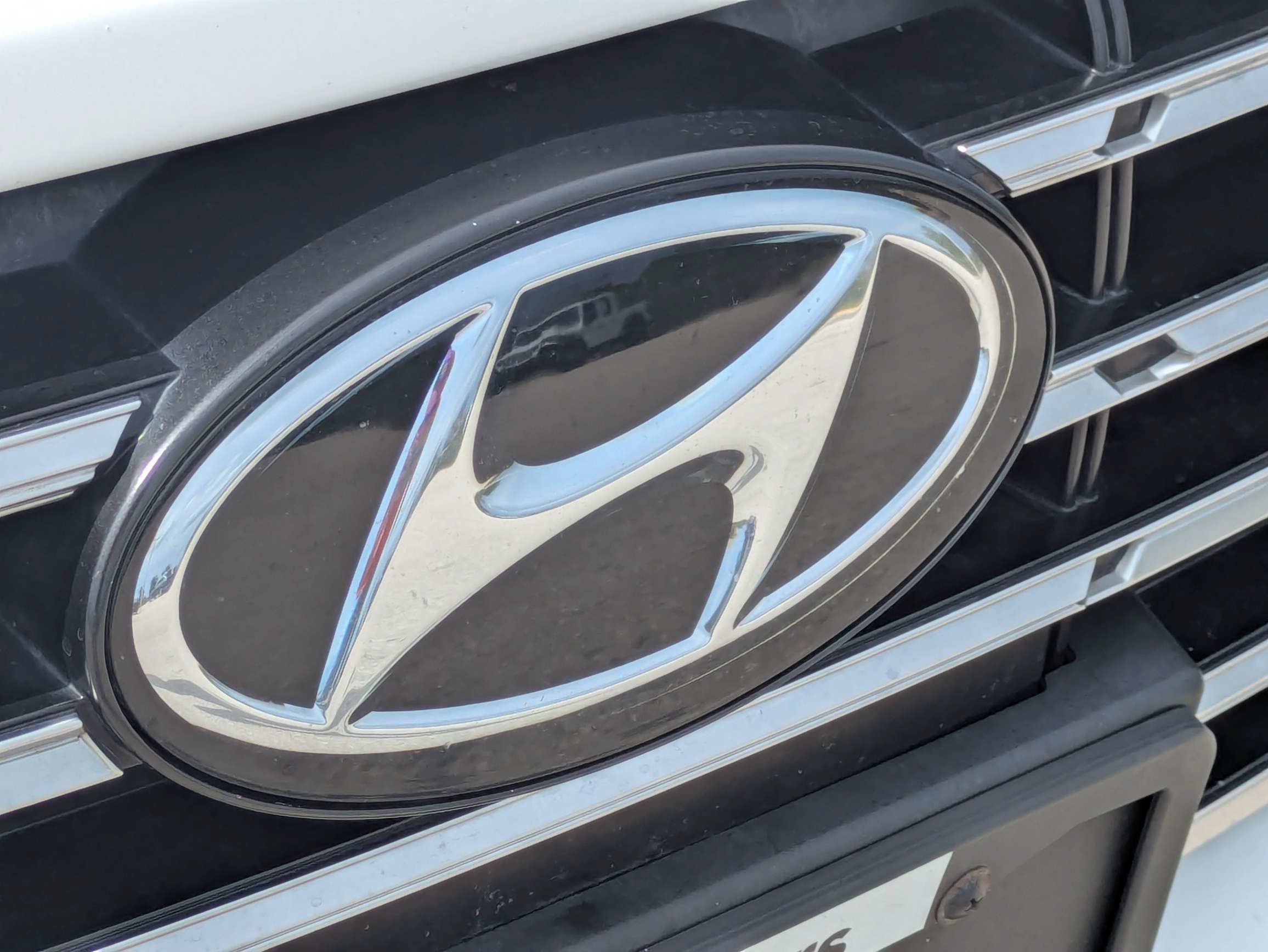 Used 2021 Hyper White Hyundai SEL image 13