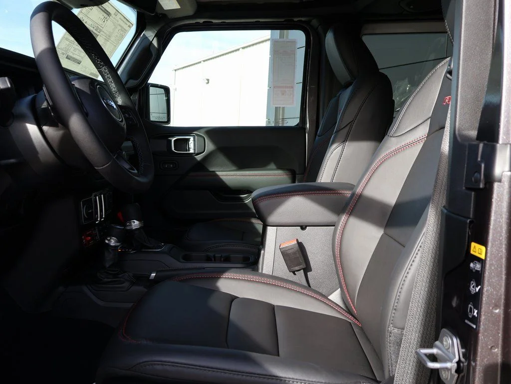 New 2026 Granite Crystal Metallic Clearcoat Jeep Rubicon image 18