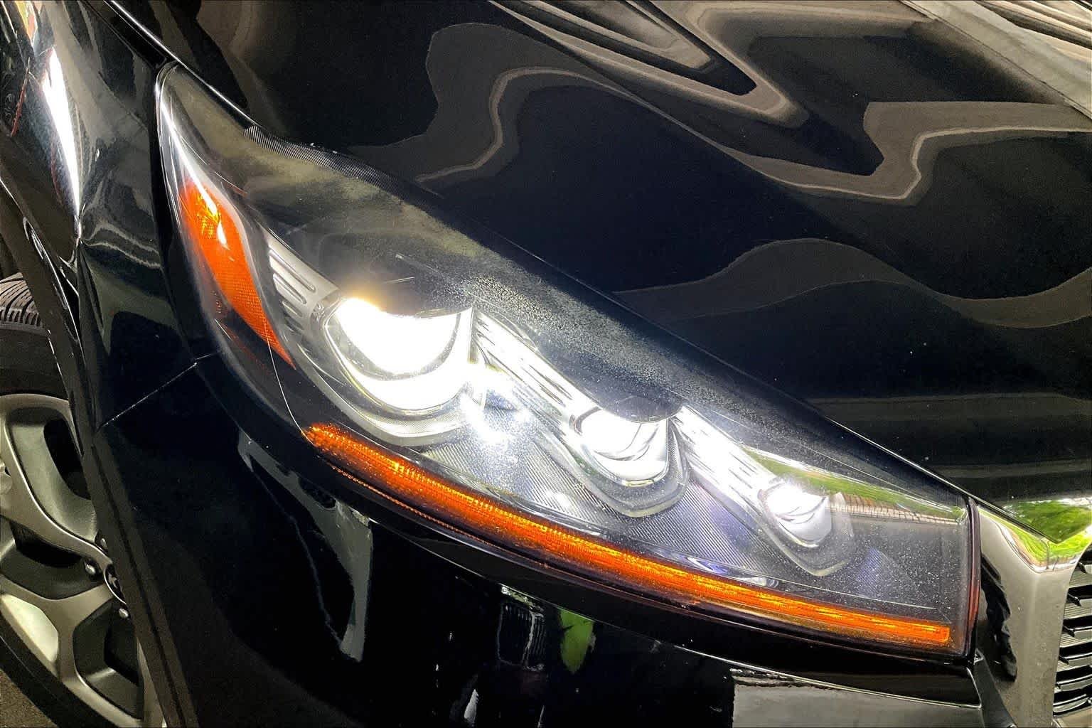 Used 2019 Ebony Black Kia SX V6 image 27