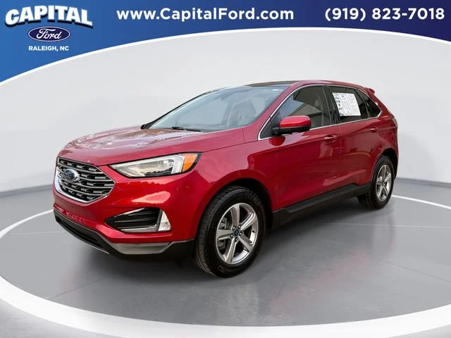 Used 2022 Red Ford SEL image 1