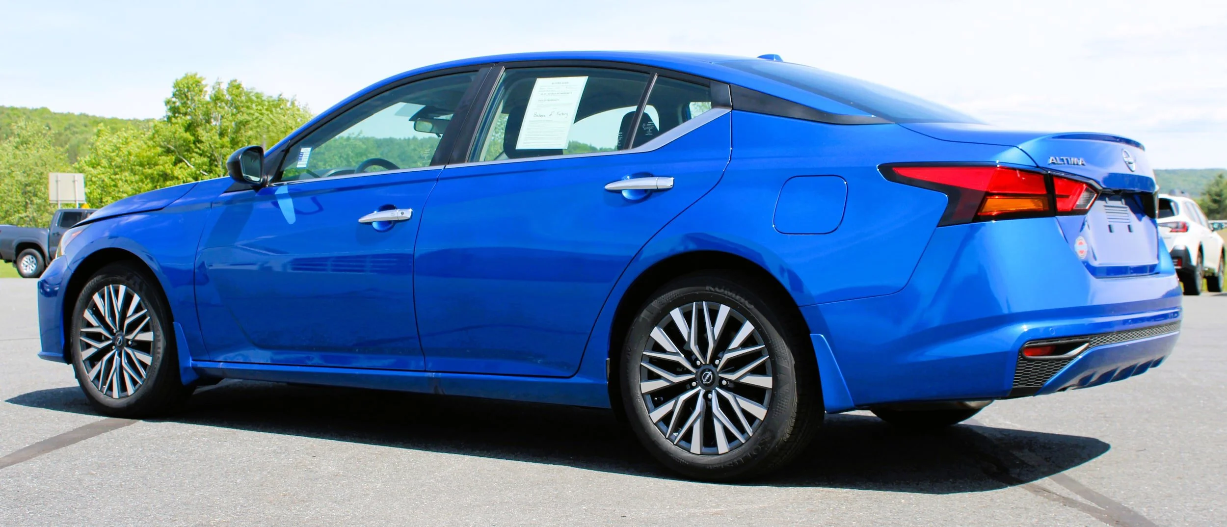 Used 2025 Bluestone Pearl Nissan SV image 12