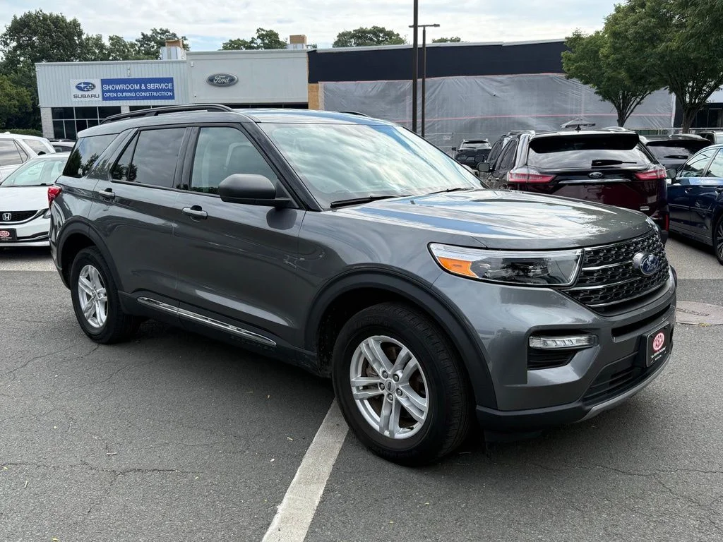 Used 2023 Carbonized Gray Metallic Ford XLT image 4