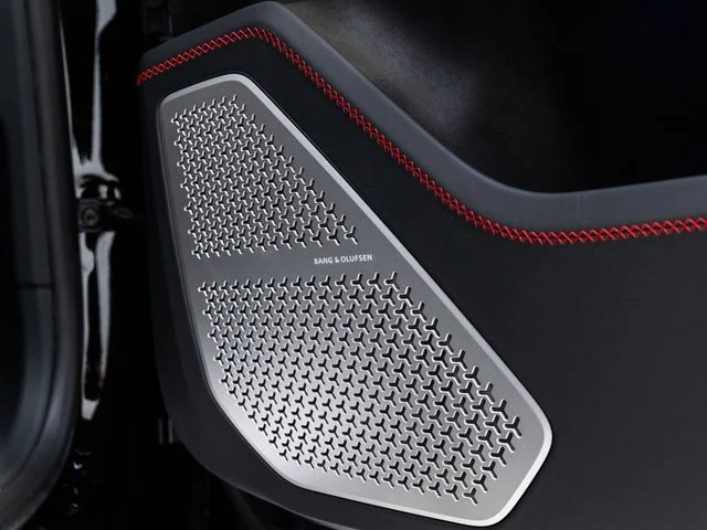 Used 2025 Black Lamborghini SE image 50
