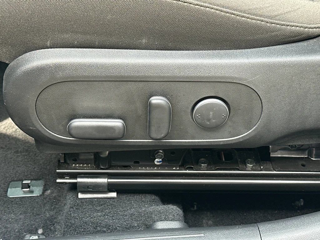 Used 2025 Cyber Gray Metallic Hyundai SEL image 26