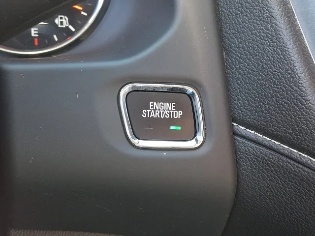 Used 2021 White GMC SLT image 26