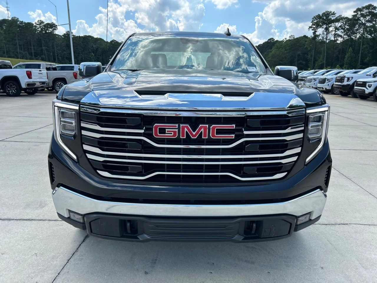 New 2026 Onyx Black GMC SLT image 5