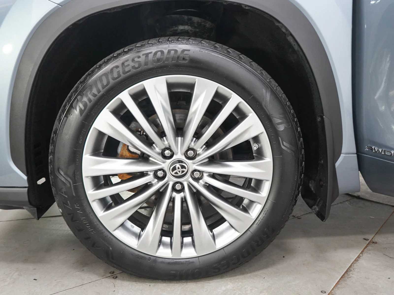 Used 2023  Toyota Hybrid Platinum image 31