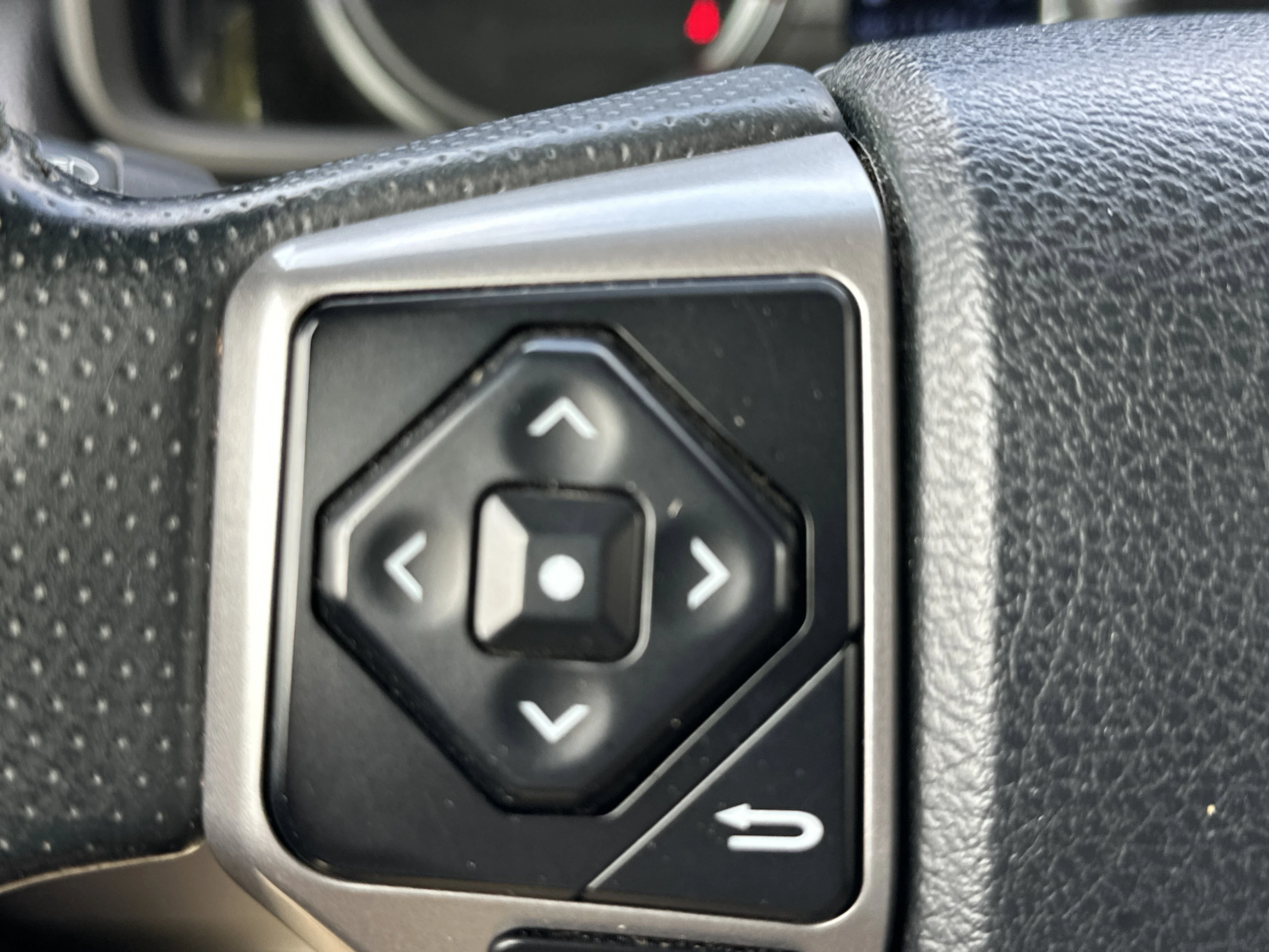 Used 2019 Midnight Black Metallic Toyota SR5 image 24