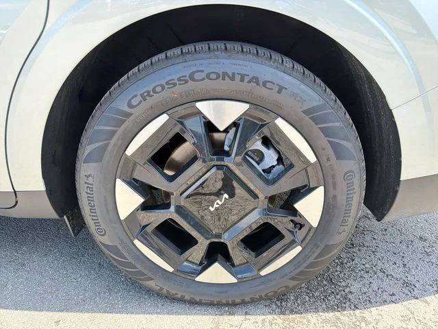 New 2026 Ivory Silver Kia EX image 26