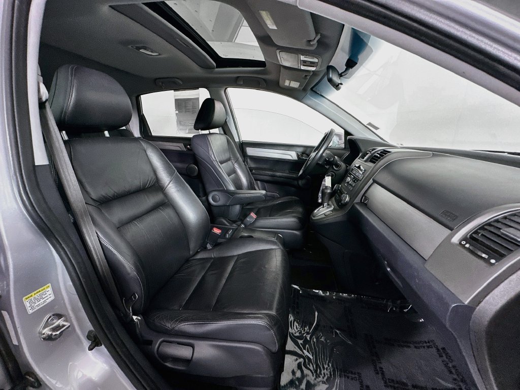 Used 2010 Alabaster Silver Metallic Honda EX-L image 27