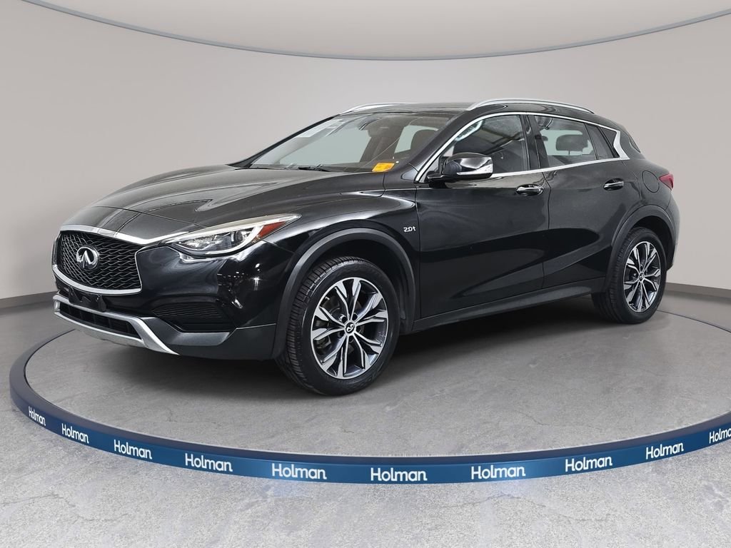 2017 INFINITI QX30 Luxury