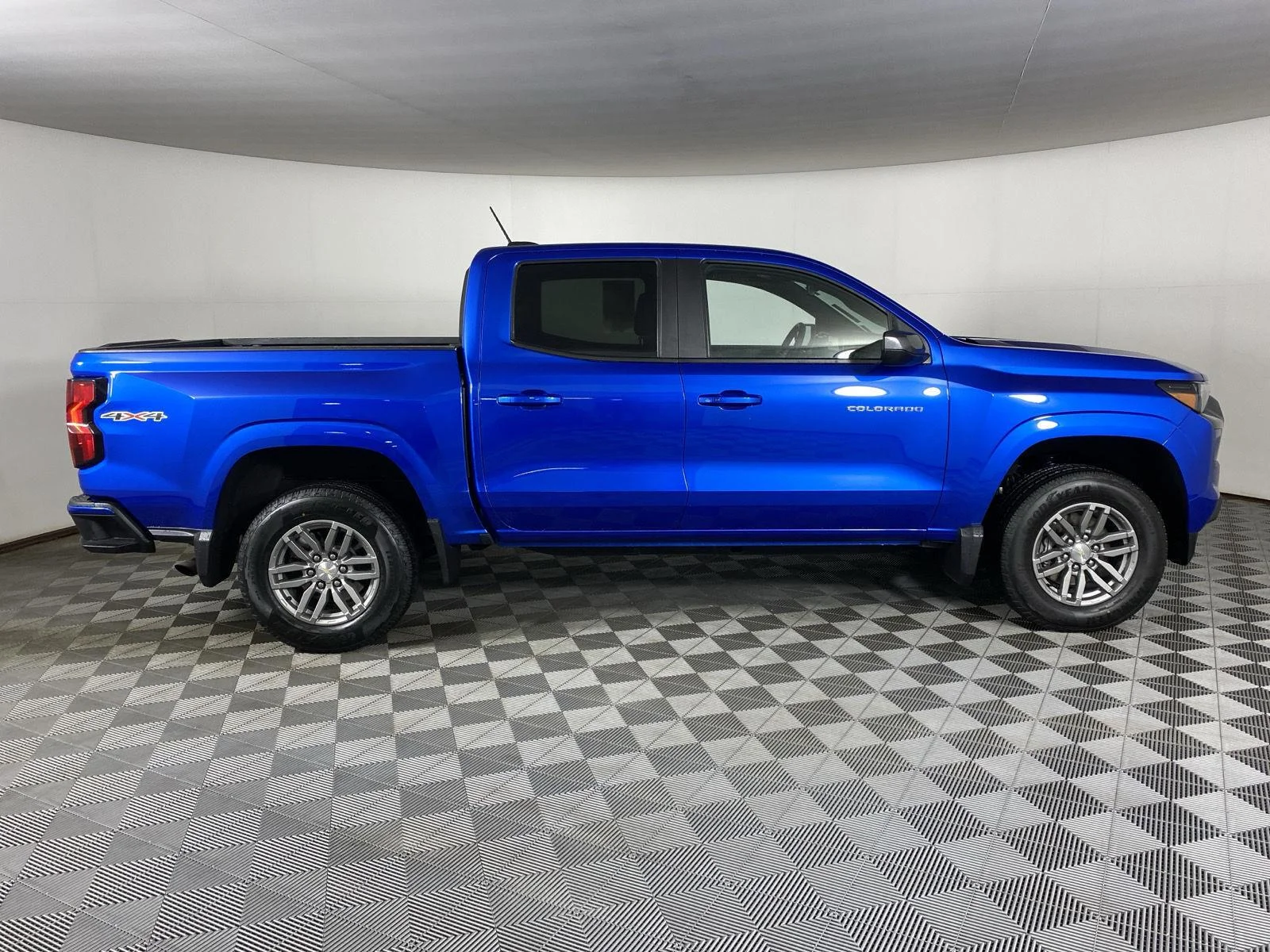Used 2023 Glacier Blue Metallic Chevrolet 4WD LT image 8