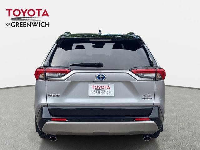 Certified Used 2023 SILVER SKY MET W/BLK Toyota  image 4