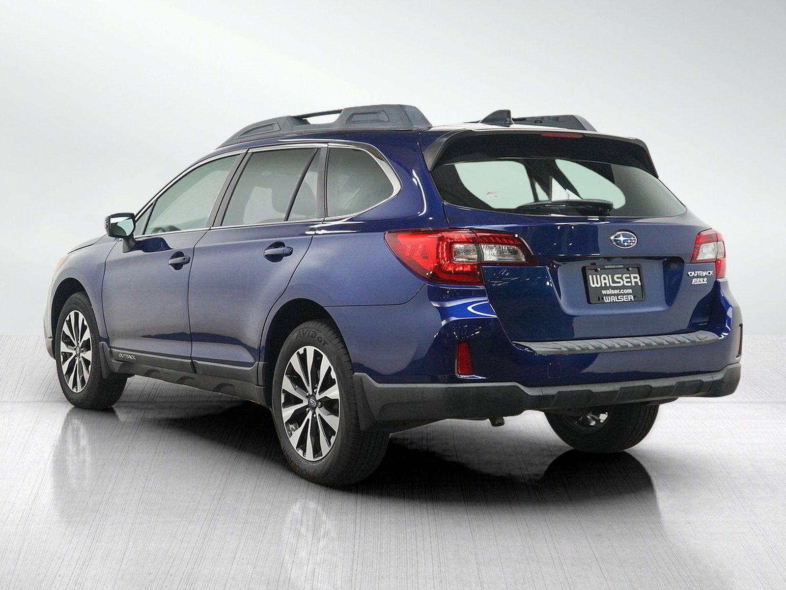 Used 2016 Lapis Blue Pearl Subaru 2.5i image 3