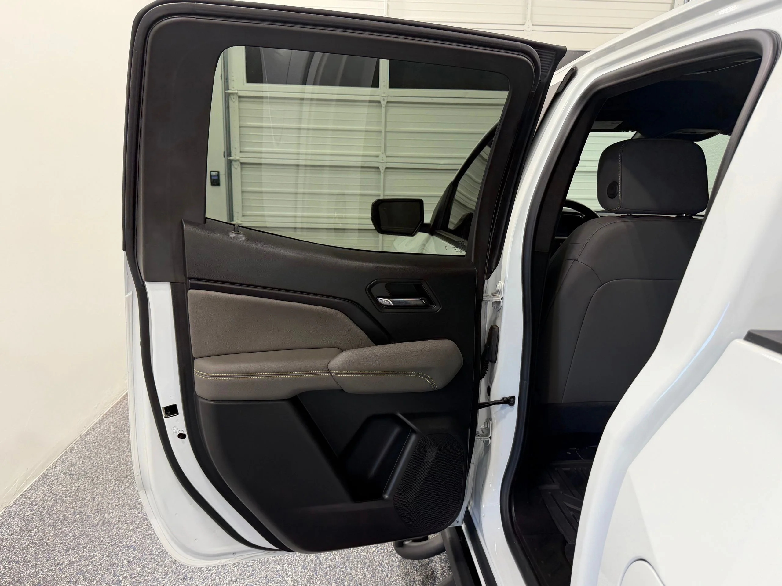 Used 2024 White Chevrolet ZR2 image 23