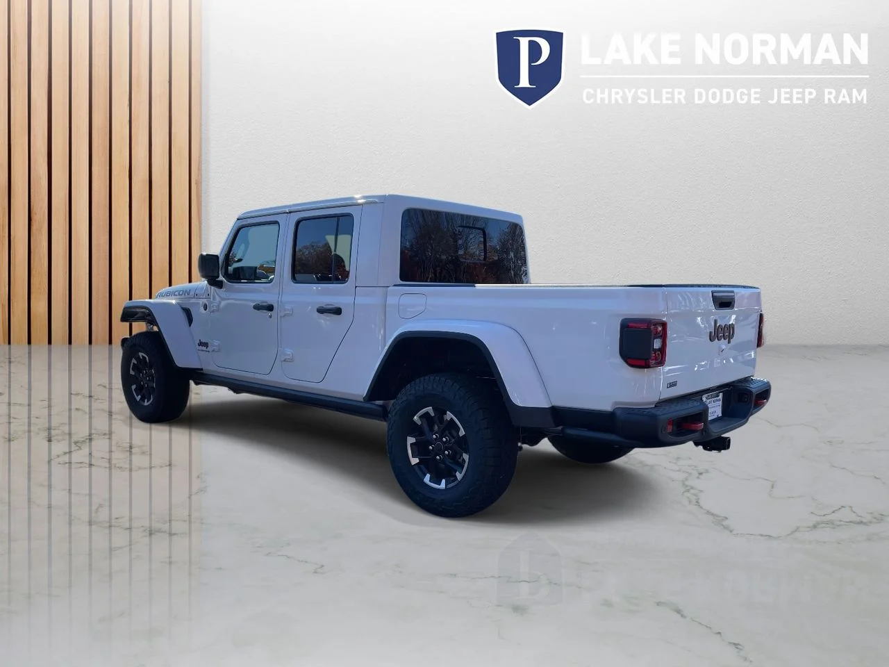 New 2026 Bright White Clear-Coat Exterior Paint Jeep Rubicon X image 7