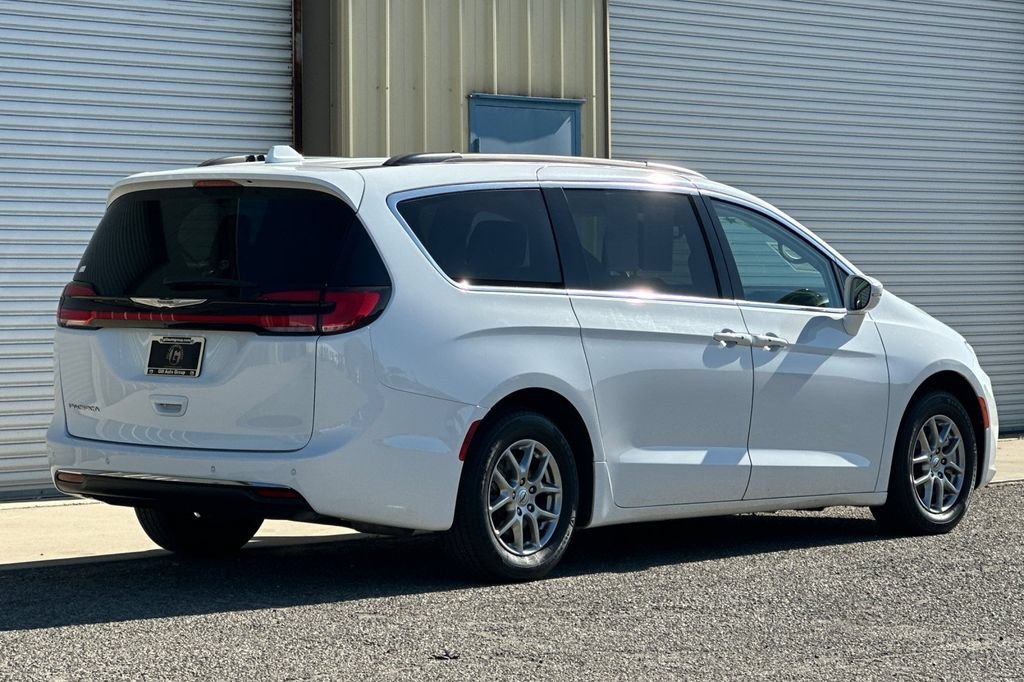 2021 Chrysler Pacifica Touring - Photo 6
