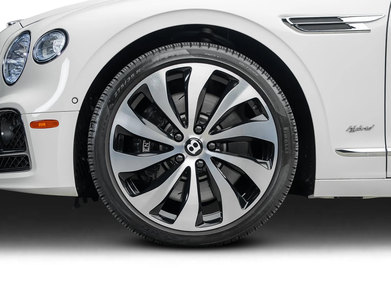 Used 2022 White Bentley  image 19