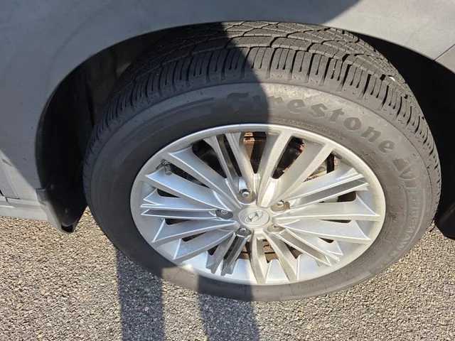 Used 2019 Silver Hyundai SEL image 14
