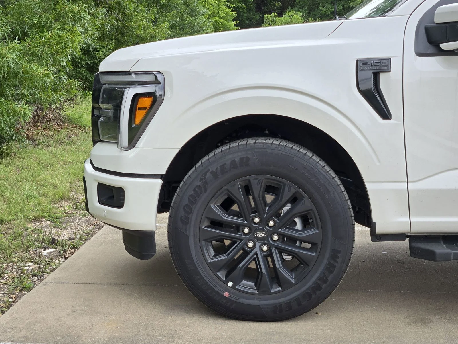 New 2026 Star White Metallic Tri-Coat Ford Lariat® image 6