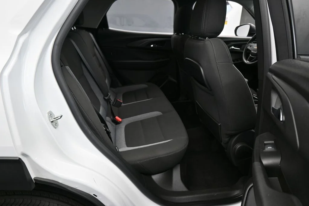 Used 2023 Summit White Chevrolet LS image 32