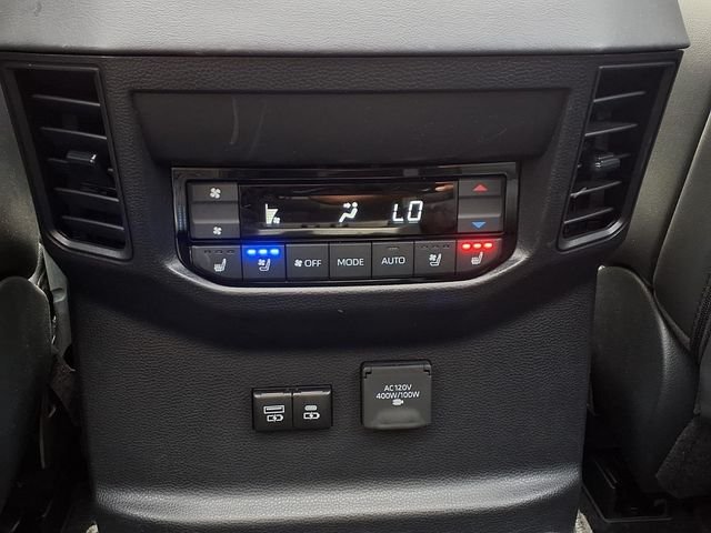 2025 Toyota Sequoia Platinum - Photo 11