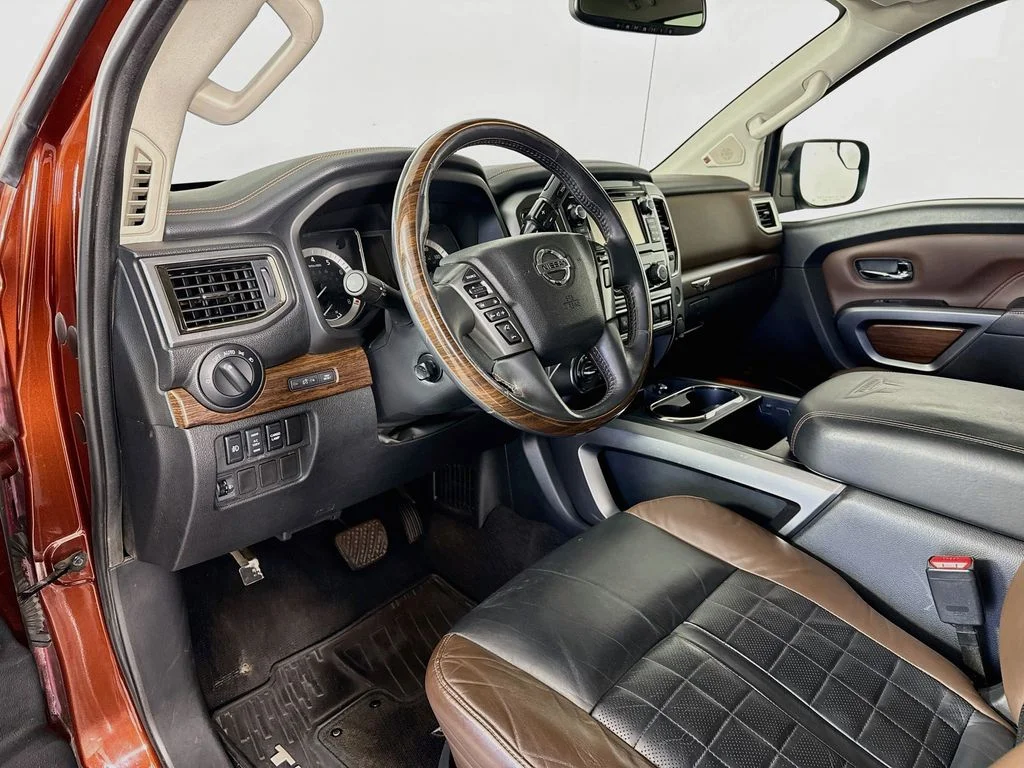 Used 2017 Copper Nissan Platinum Reserve image 4